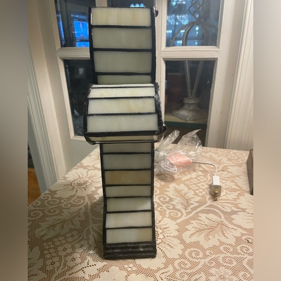 Beautiful Tiffany Lamp Christmas Christian Religious Stained Glass Holy Cross - Picture 15 of 16